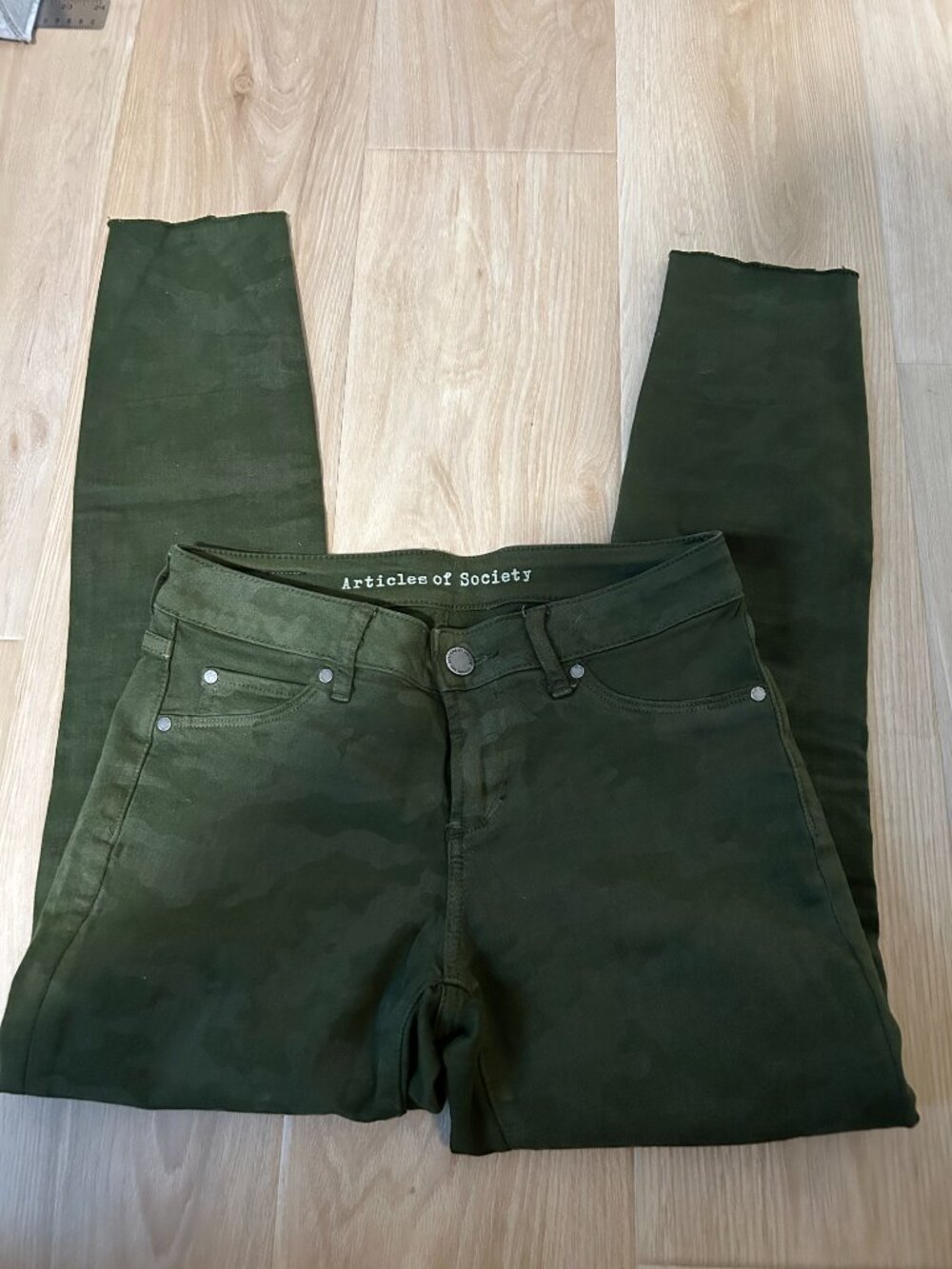 Articles of Society Carly Skinny Raw Hem Jeans size 24